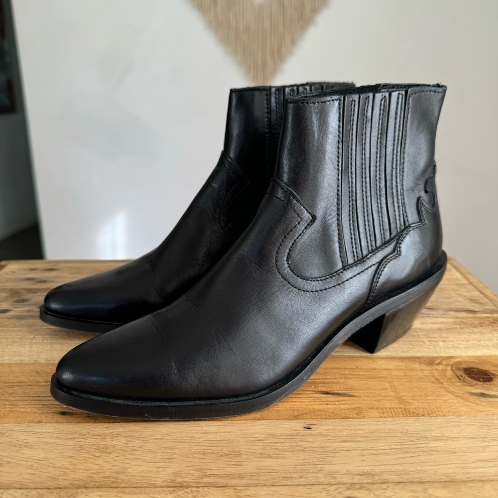 Urban Outfitters Tina Black Leather Western Cowboy Pull On Ankle Boot Size 6